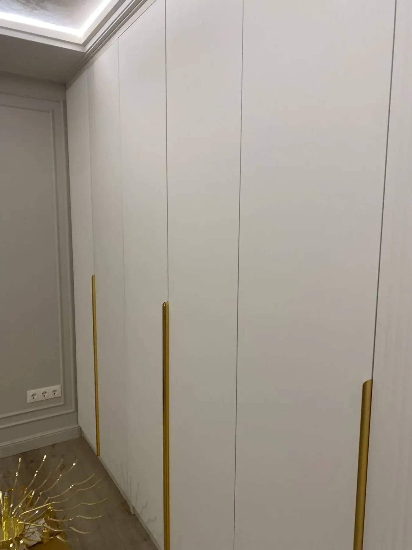 Распашной шкаф